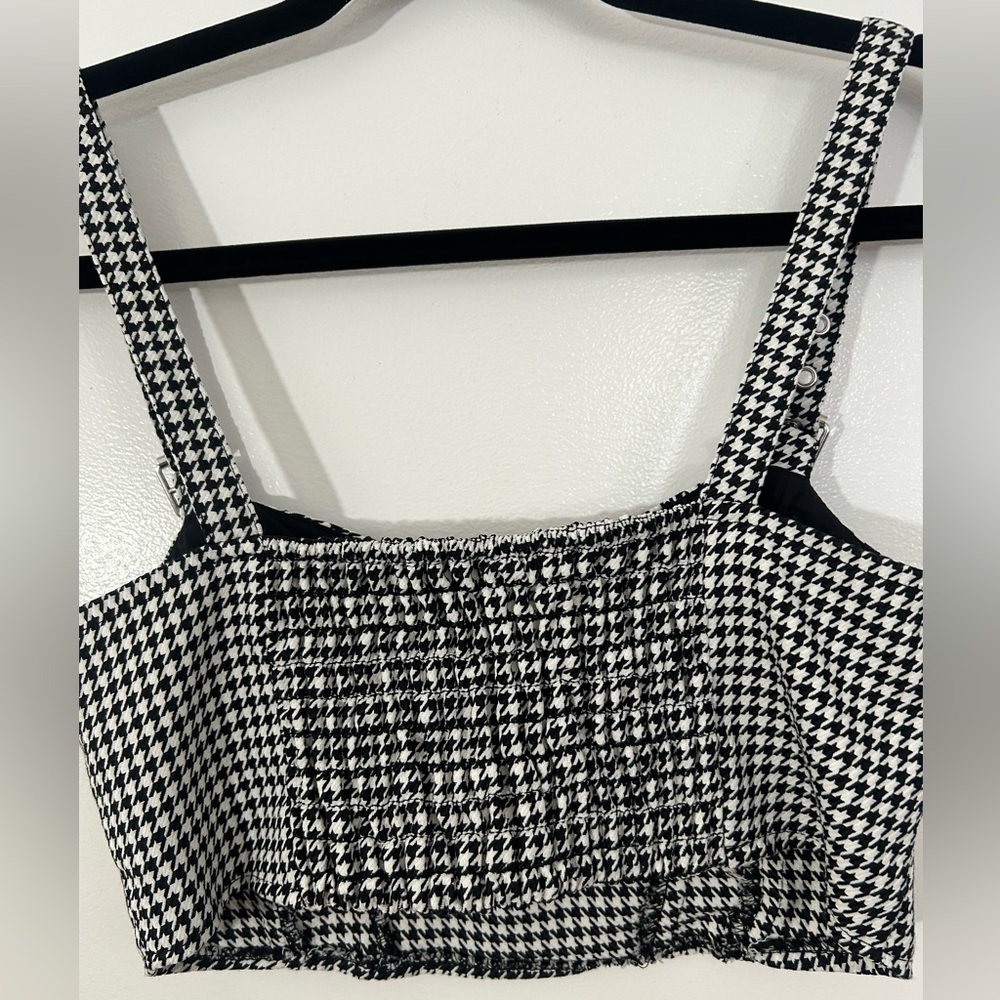 H&M Tops - Picture 5 of 9